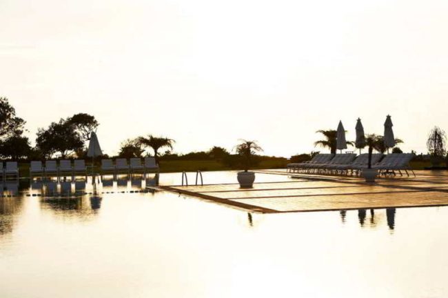Piscina no final de tarde