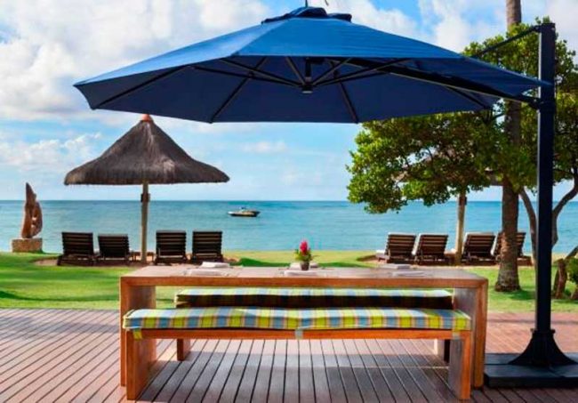 Gazebo frente praia com deck