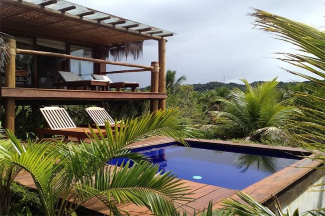 Piscina particular das acomodações