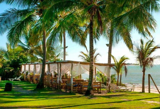 Gazebos com proteção e sombra na ala praia