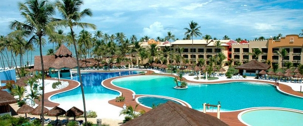As espetaculares piscinas do Iberostar Praia do Forte, um dos melhores resorts localizados na região.