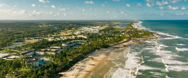Conheça as praias mais visitadas da Bahia, como esta, a do Sauípe.