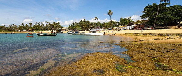 Na tranquila Praia de Guarajuba está o Vila Galé Marés.
