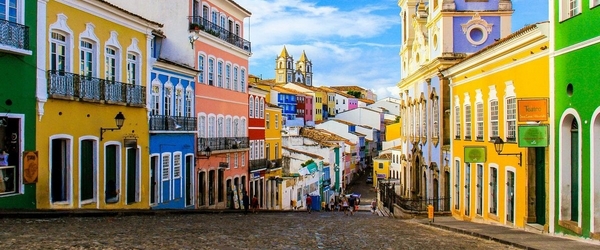 Patrimônio Histórico, o Pelourinho, em Salvador, é uma das mais famosas atrações da cidade por conta de seus casarios.