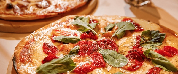 Pizzas deliciosas estão entre as várias opções da gastronomia all inclusive do La Torre.