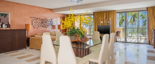 Vista parcial da Penthouse Suite Ocean Front, acomodação mais ampla e luxuosa do resort.