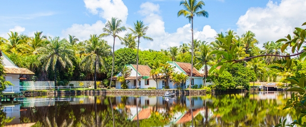 Uma característica marcante dos resorts localizados no litoral baiano é a integração com a natureza local.